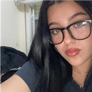 Estudiante para profesora, trabajando actualmente de profesora de extraescolares y siempre he ayudado a mis
compañeros.